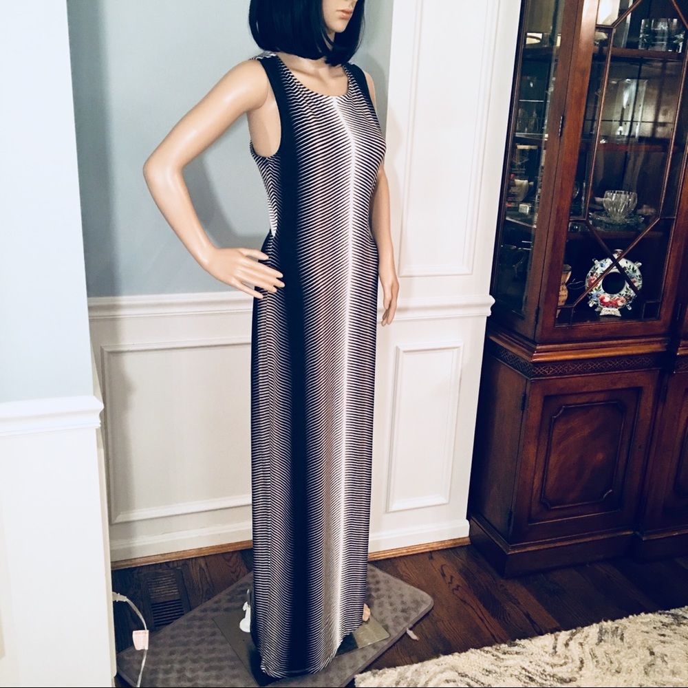 Maxi Dress - crisscross back